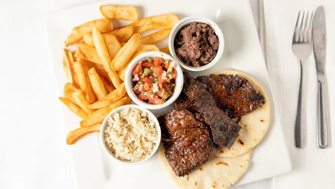 Authentic Salvadorian and Mexican restaurant in Calgary - El Padrino Restaurant